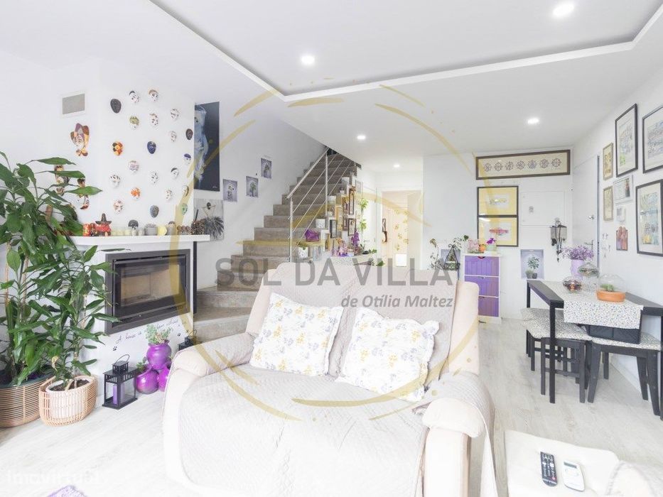 Moradia T3 com piscina, garagem e terraço - Quinta do Conde - 449.900€