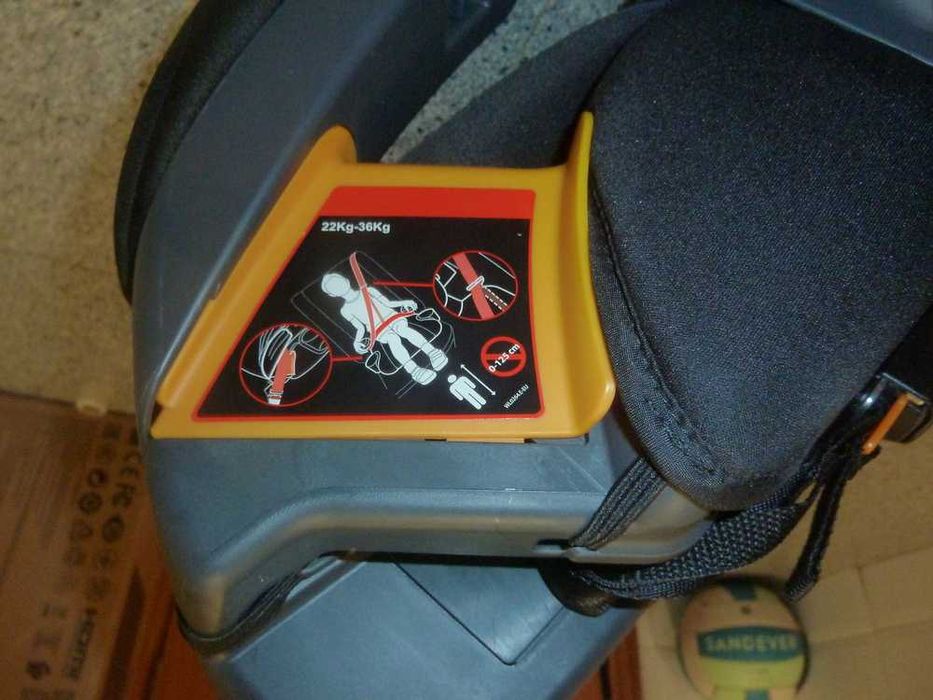 Chicco Assento auto Isofix até aos 36 kg