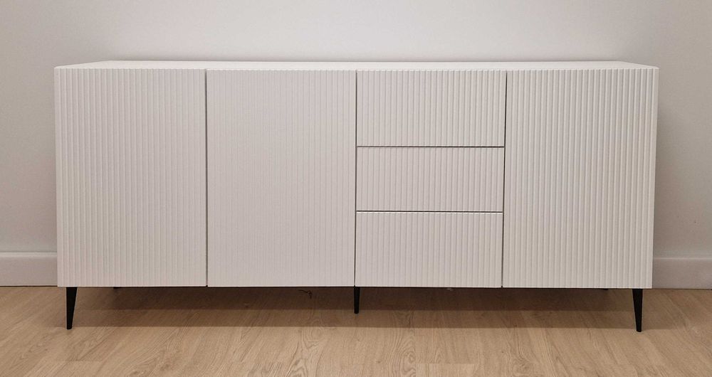 Komoda Ravenna B 200 cm 3D3S frez biały mat, nóżki czarne