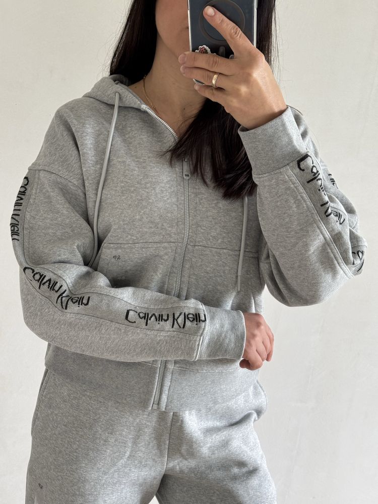 Костюм Calvin Klein розмір S, орієнтуйтесь по замірах, оригінал!