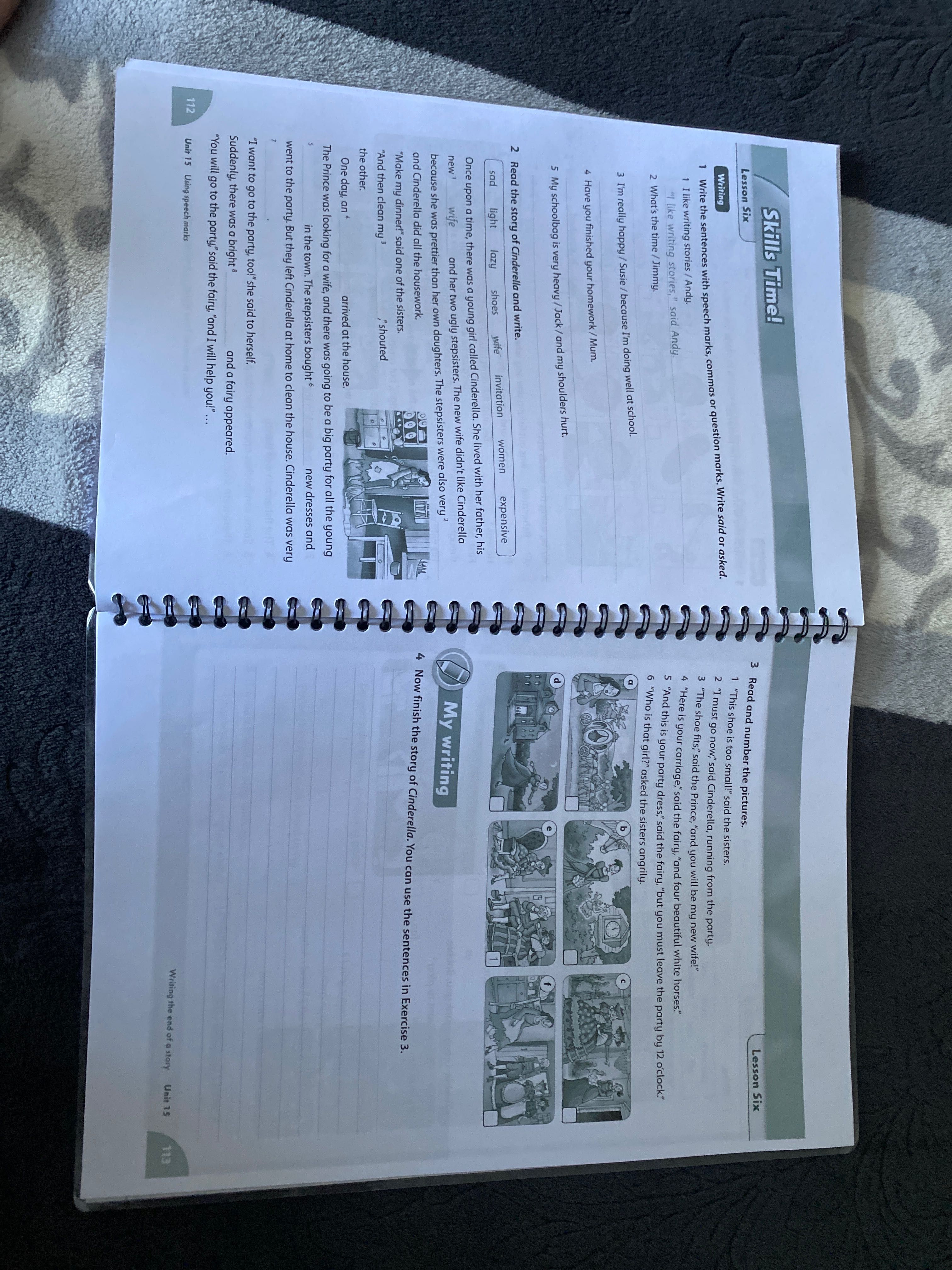 Family and friends 4 Class Book, Workbook