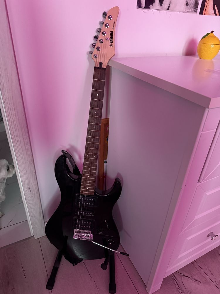 Gitara Elektryczna Yamaha ERG 121C + wzmacniacz + pokrowiec +dodatki