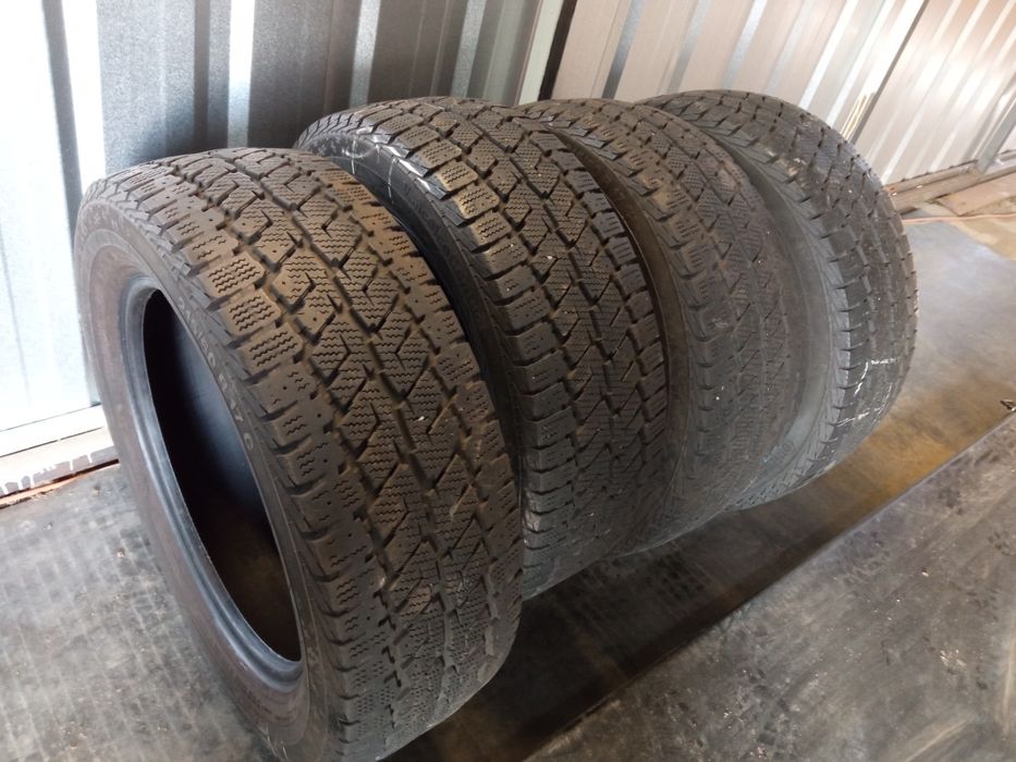 Opony 17"C 215/60R17 Continental 4 ssztuki  Bus