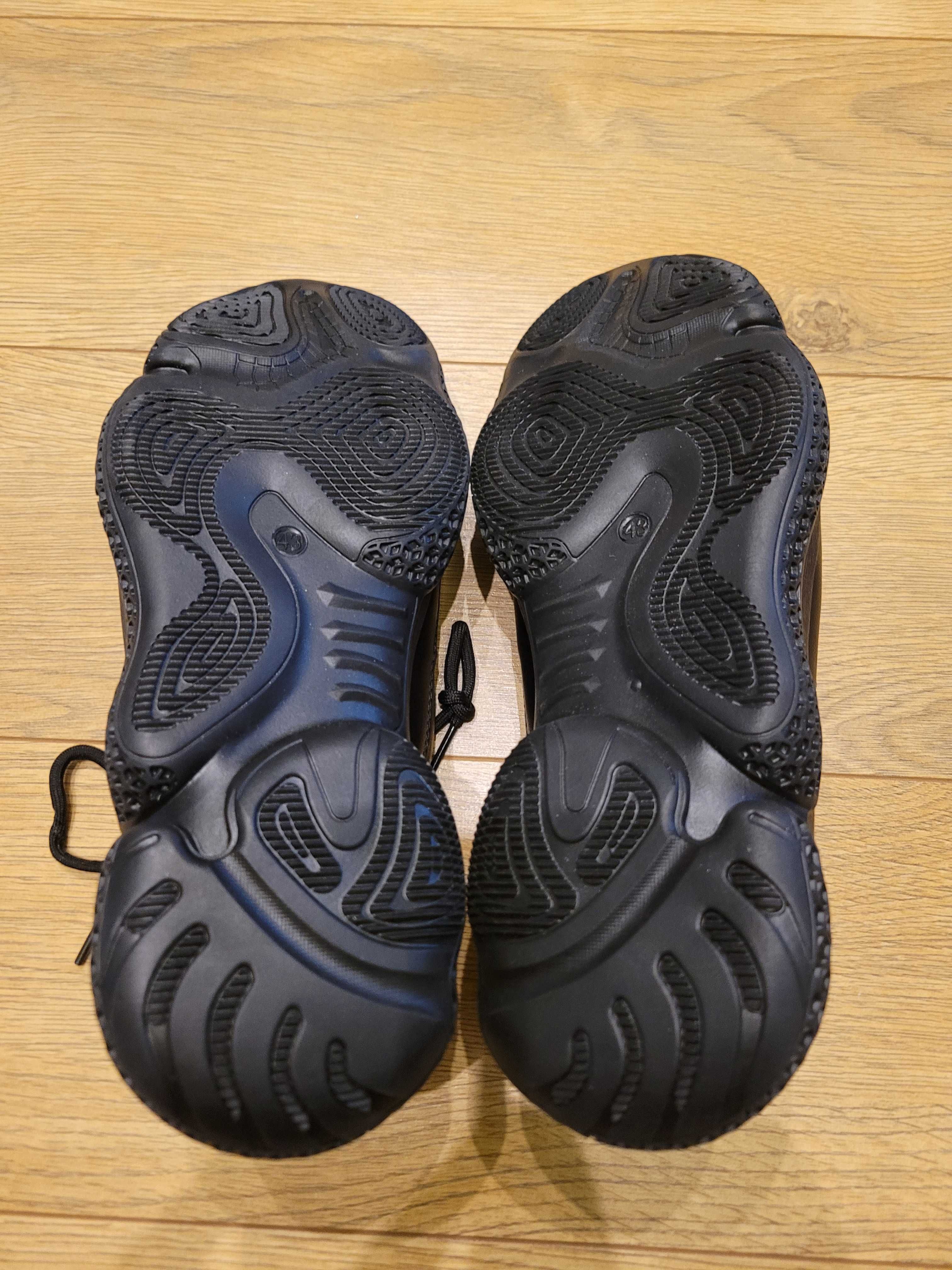 Nowe buty ochronne z metalowym noskiem