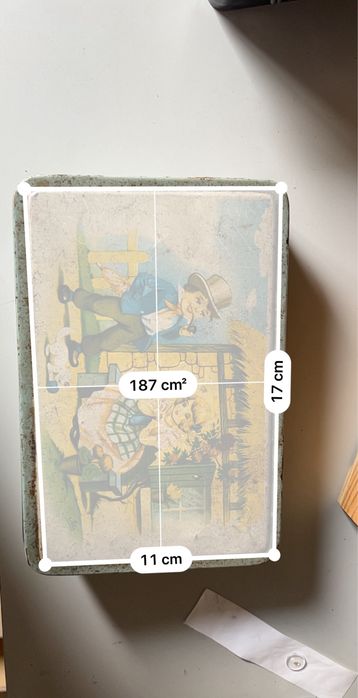 Caixa de lata antiga