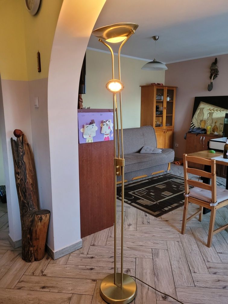 Lampa pokojowa .