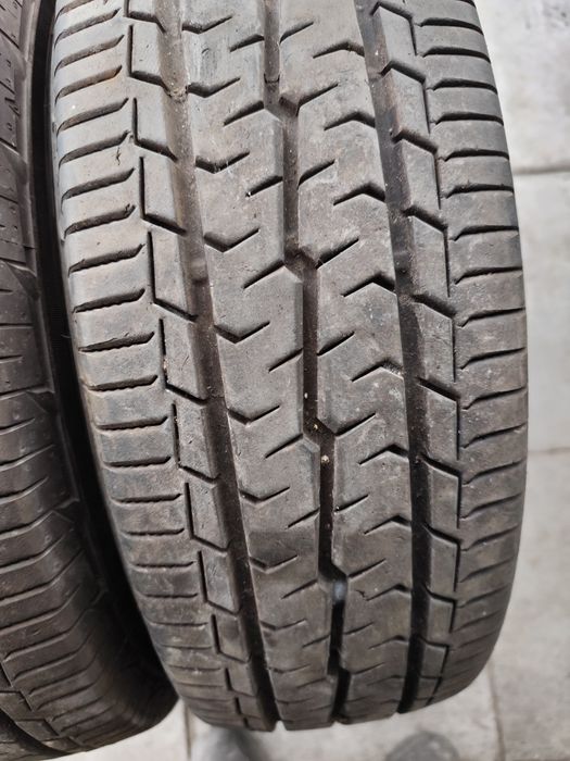 Pneus 205/70r15C Toyo 95% piso