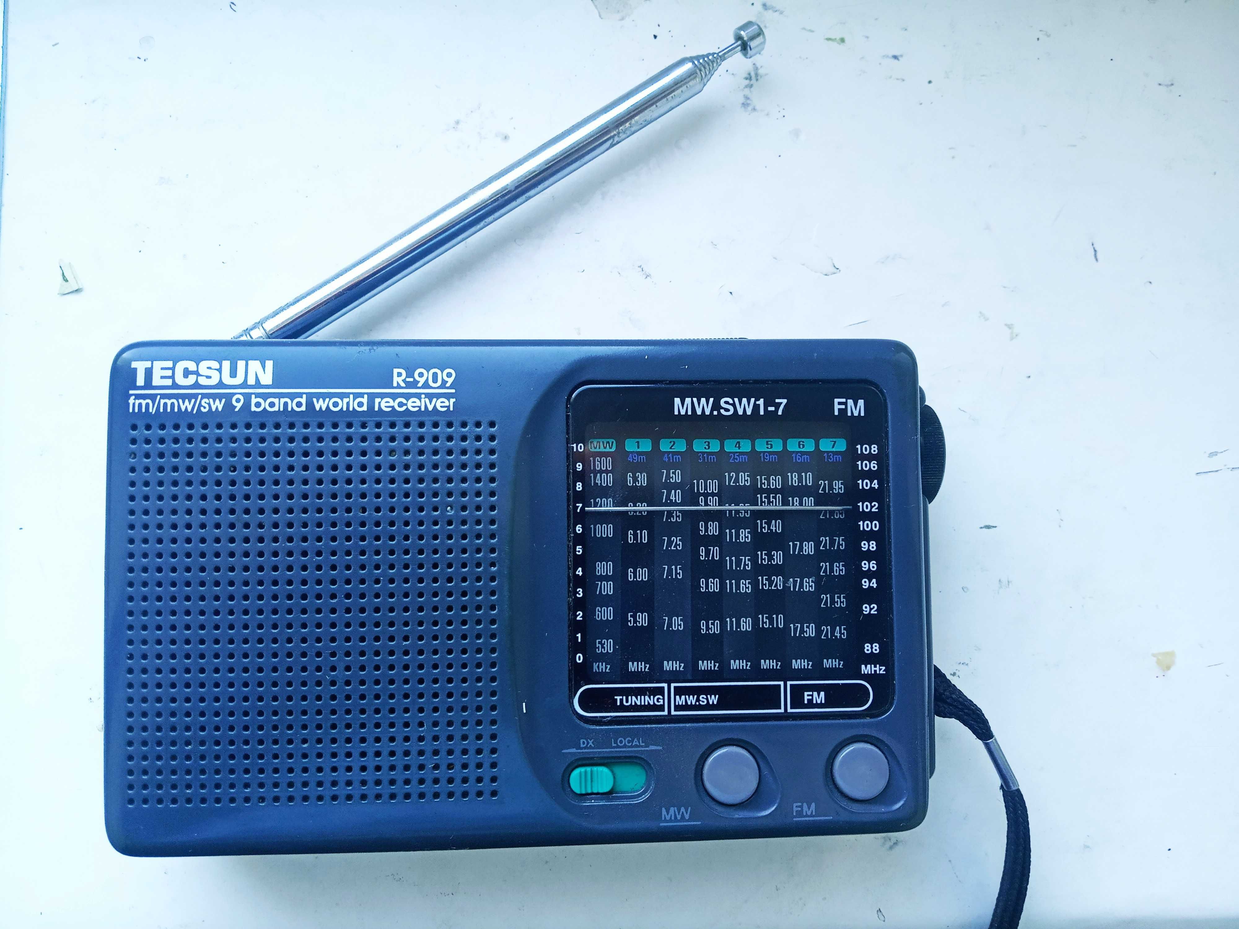 радиоприемник Тесsun R-909, с упаковкой