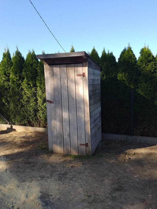 WC drewniane budowlane