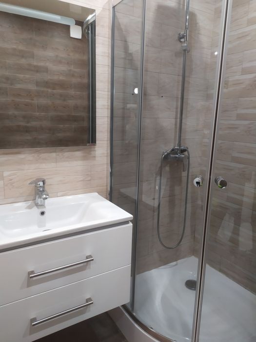 Оренда підселення дівчинки