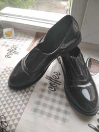 Продам женские туфли 38 р, за 300 грн.