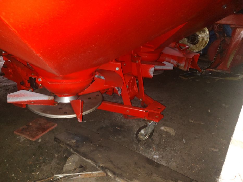 Rozsiewacz do nawozów LELY Centerliner