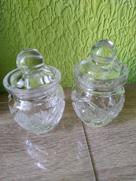 2 kryształowe dzbanuszki 9cm
