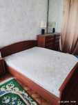 Продам мебель для спальни кровать, тумбочки, камод с зеркалом, камод