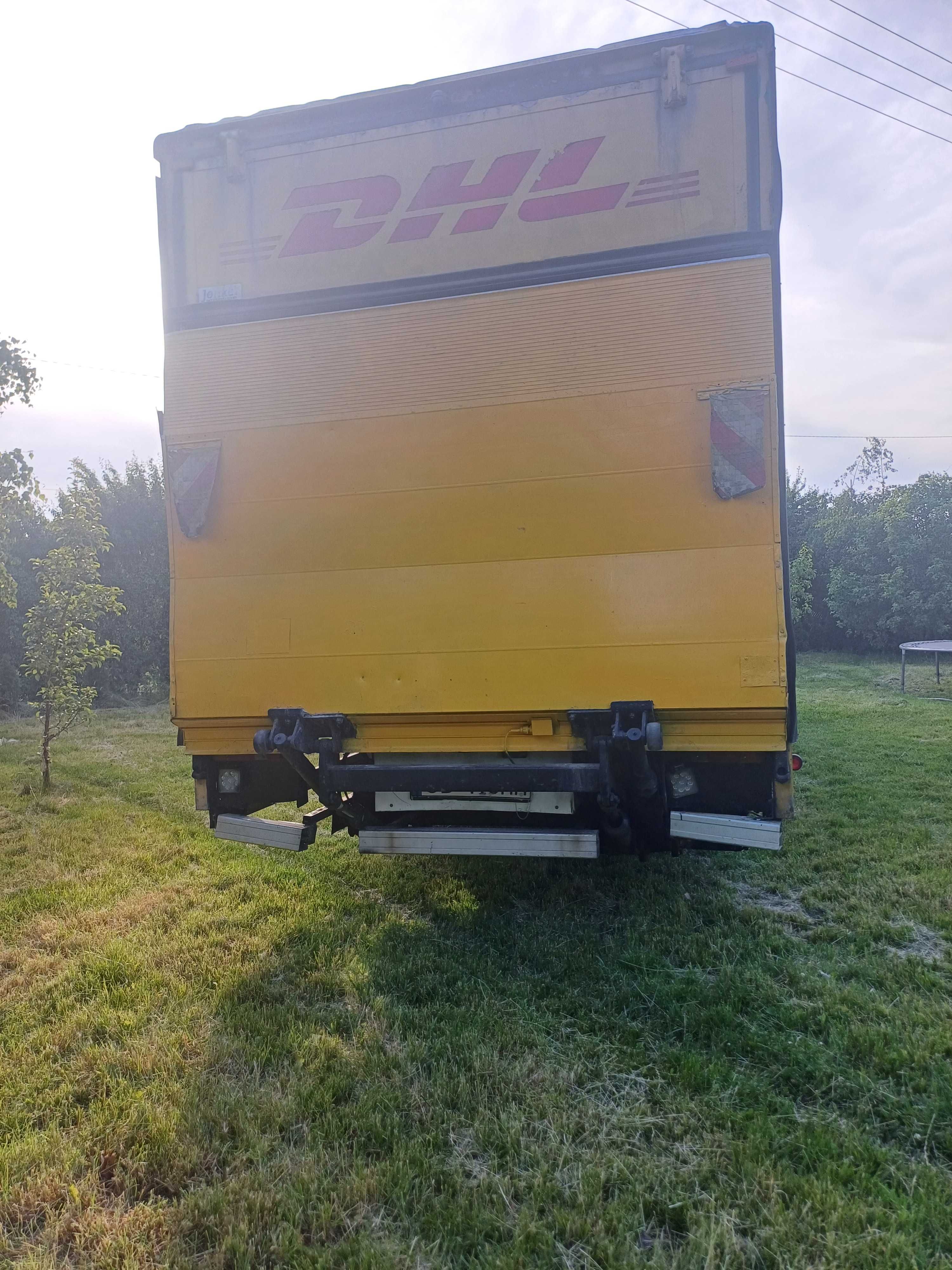 Mercedes Atego 1018.