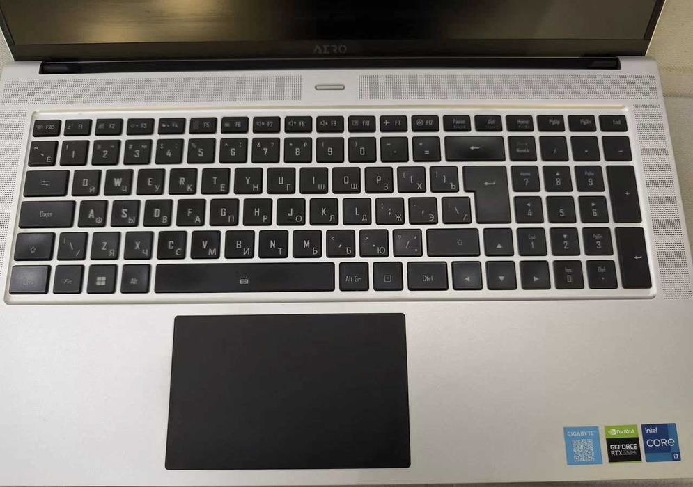 Gigabyte AERO 17 XE5 i7-12700H/16 3070Ti 4K 3840x2160 - do negocjacji