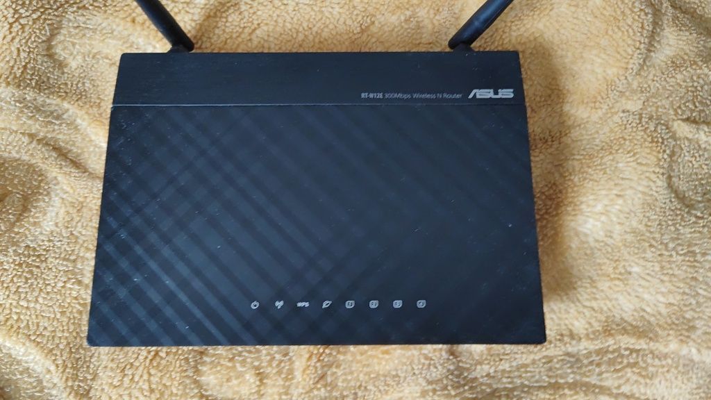 Router Asus RT-N12E