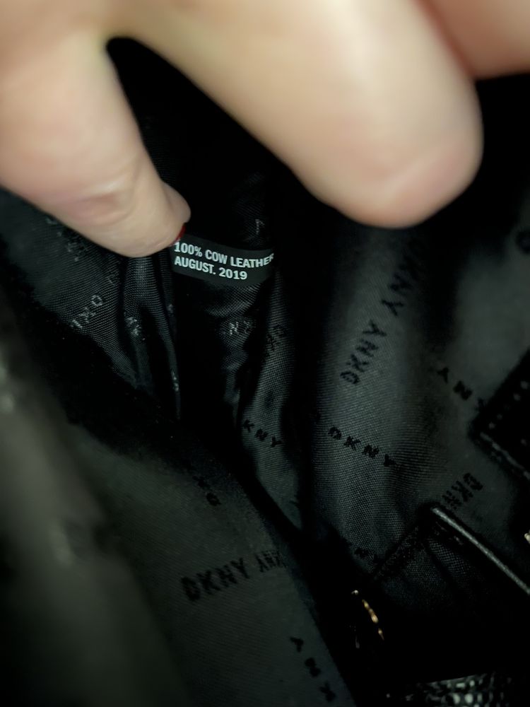Czarna torebka shopper DKNY skóra