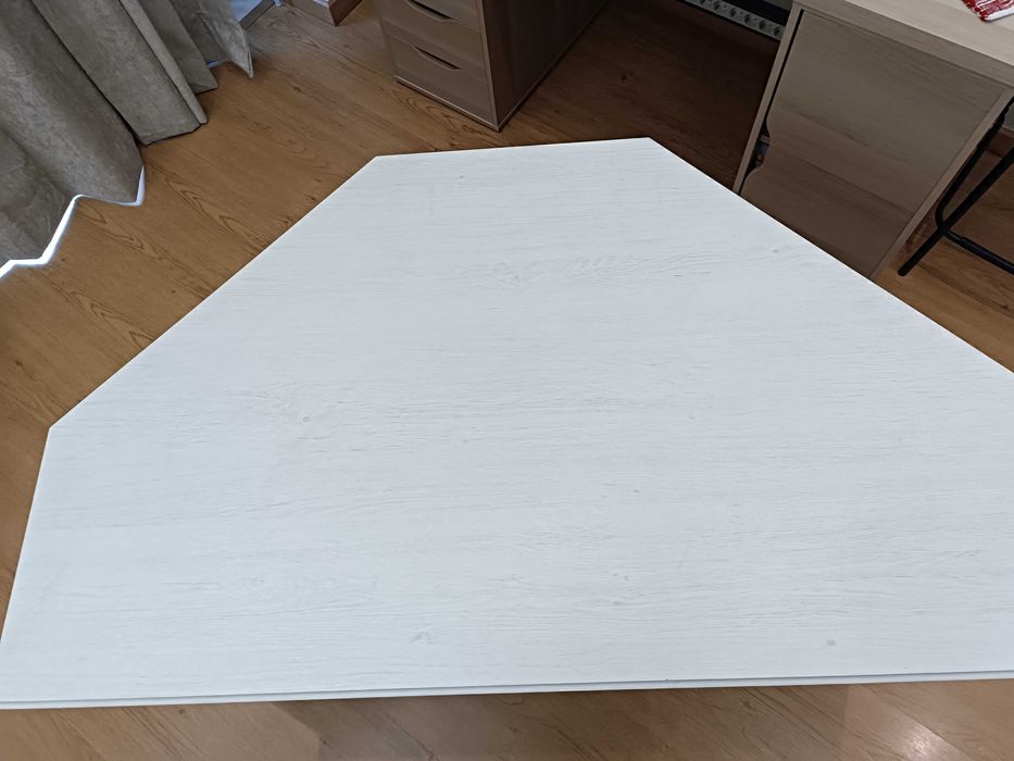 Secretaria Ikea de canto