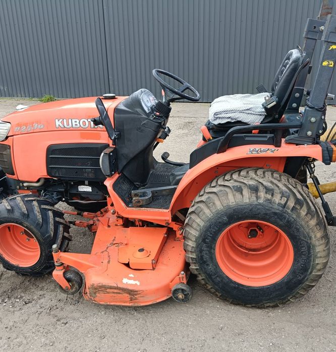 Traktorek wielozadaniowy kubota 2530 4x4 plus kosiarka międzyosiowa