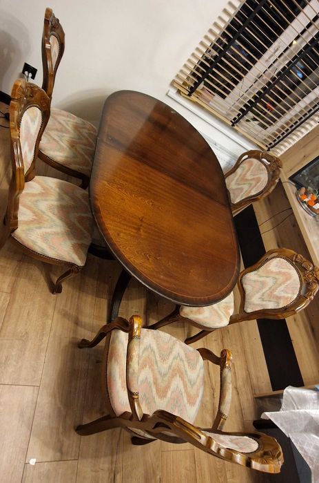 Owalny antyczny stół XIX wiek