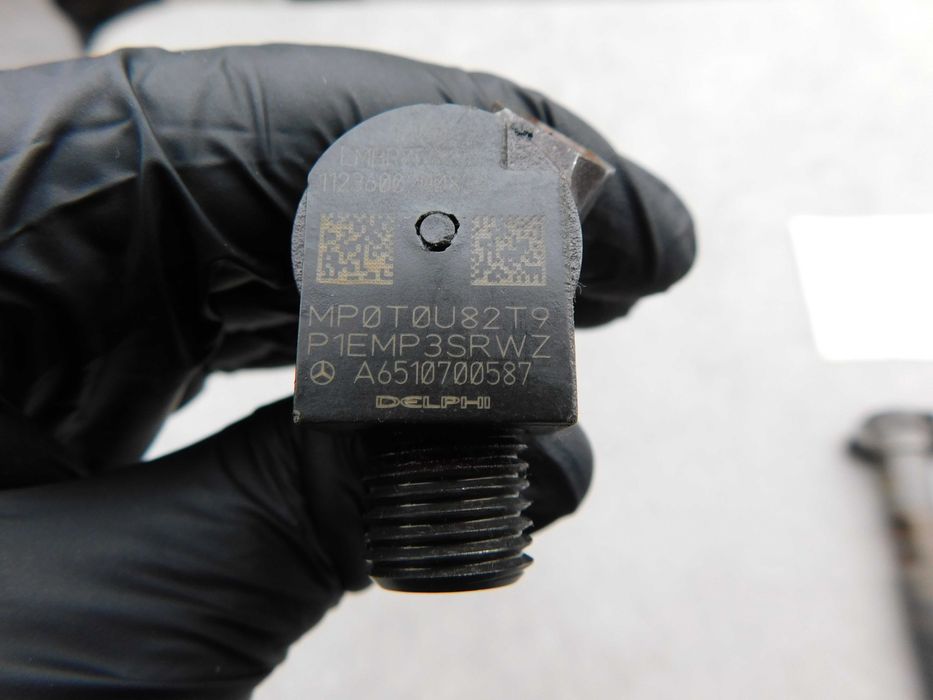 Wtryski wtryskiwacze paliwowe komplet 4 szt Sprinter W906 2.2 CDI 651