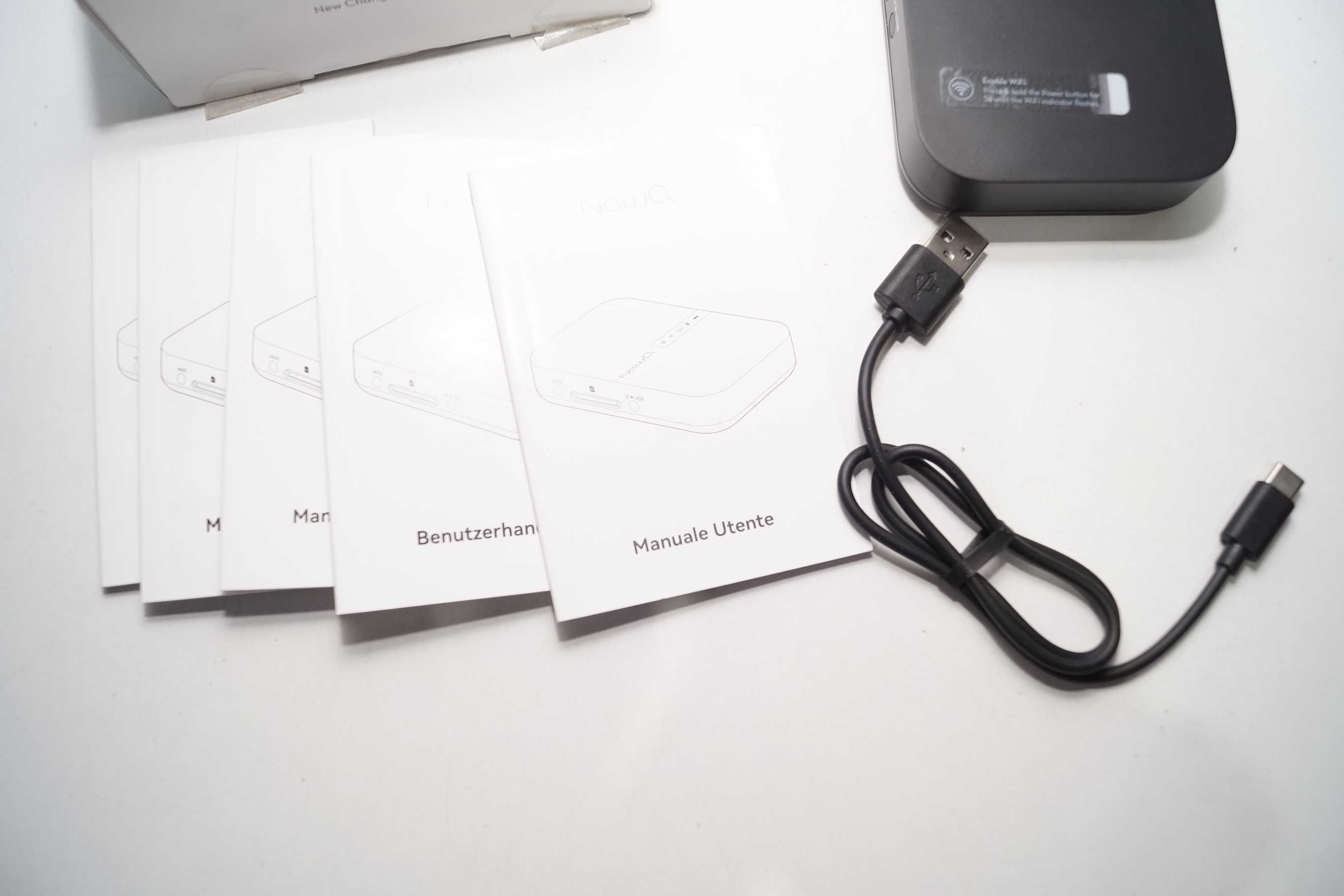 Filehub przenośny router podróżny SD USB NewQ B3 WiFi