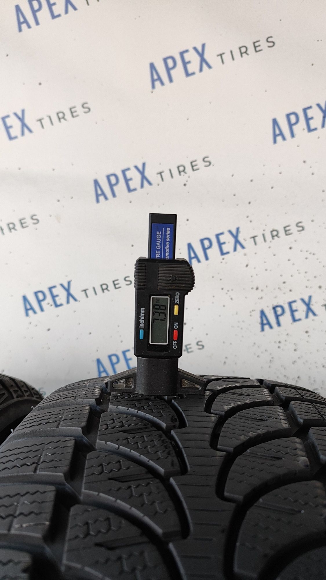 Зимові шини Bridgestone 235/55 R19 235*55 19 Blizzak Lm - 80 evo