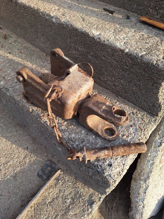 Zaczep górny do c330