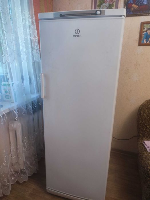 Морозильна камера INDESIT