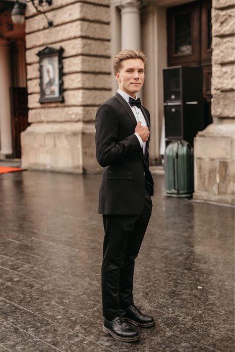 Чоловічий костюм Andreas Moskin