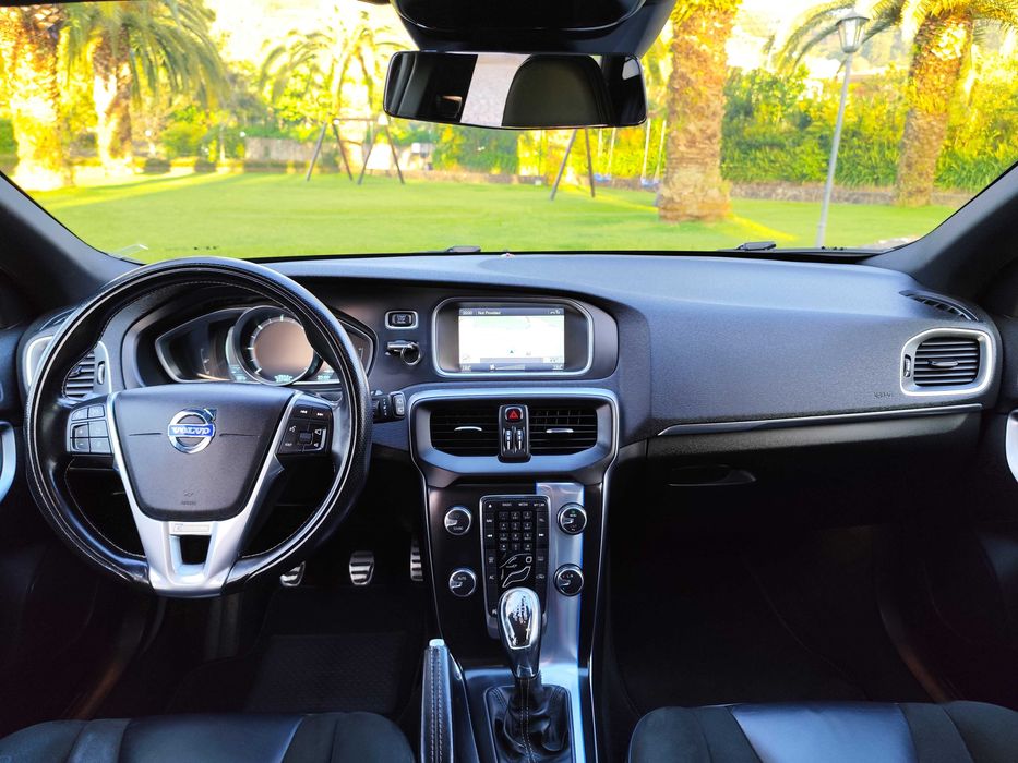 Volvo V40 1.6 D R-Design - Revisão Feita - Aceito Retoma - Impecável