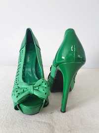 Sapatos verdes - impecáveis