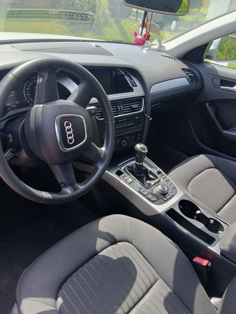 Sprzedam audi a4b8