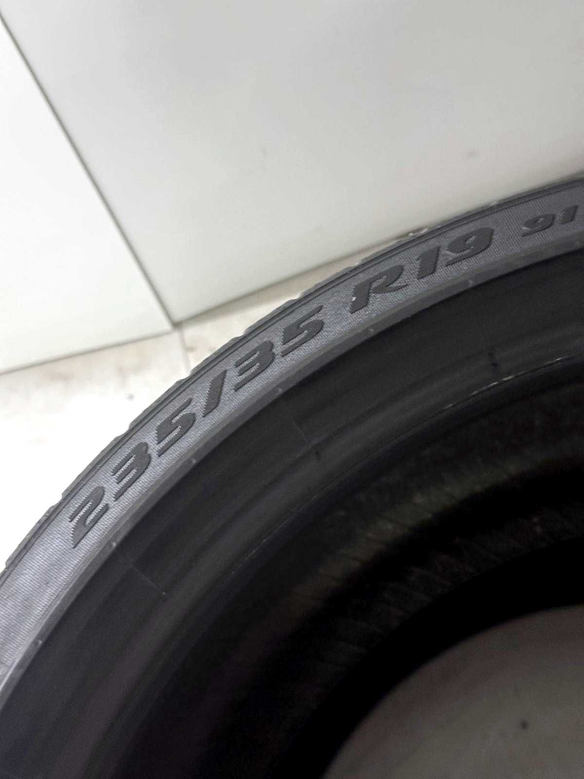 Pneus Pirelli Pzero PZ4 - 235/35/19 - Excelentes
