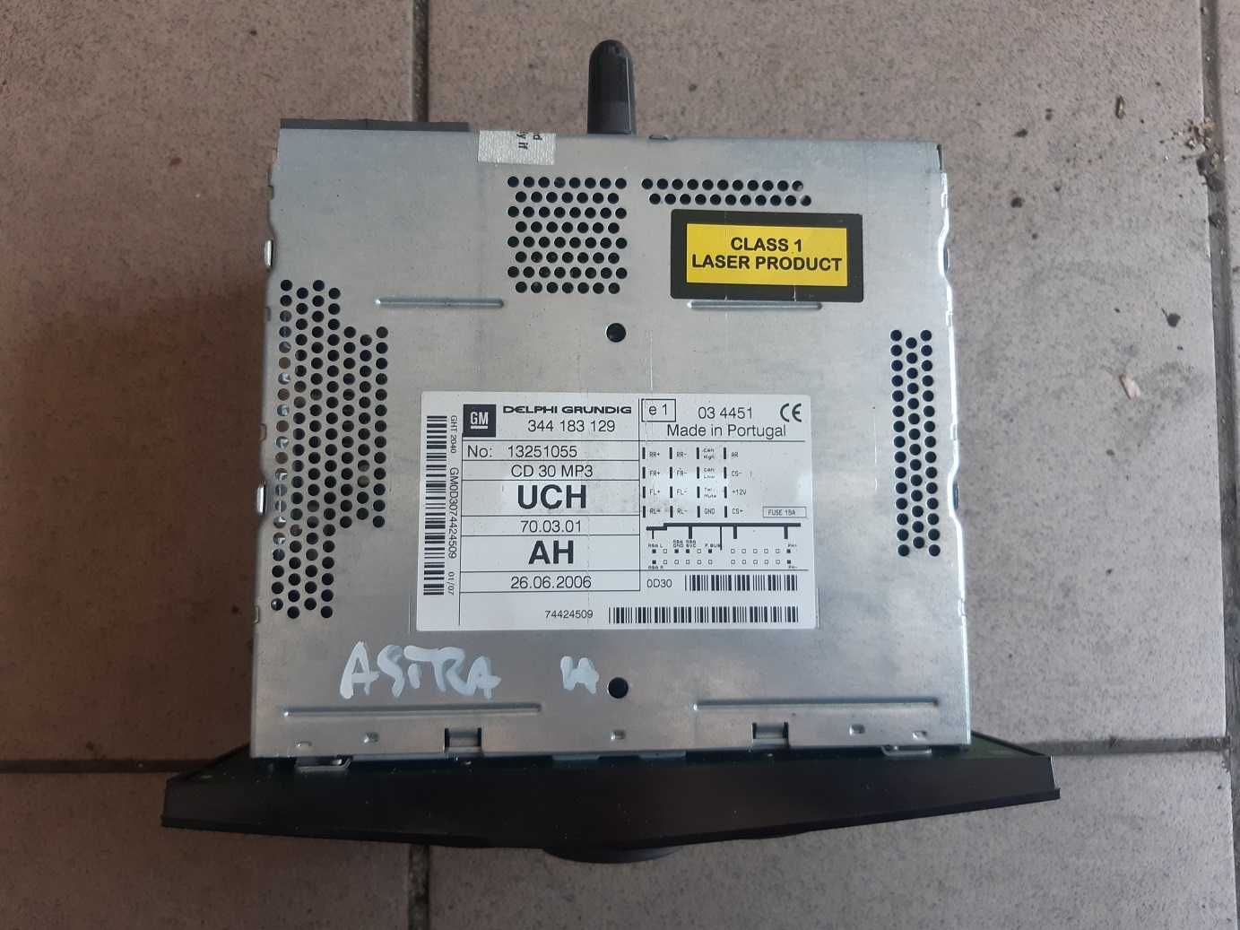 Astra H - radio fabryczne CD30