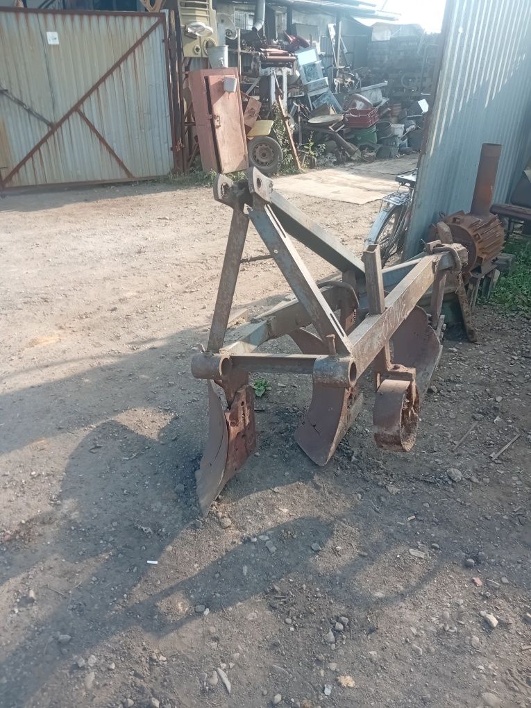 Продам плуг до трактора
