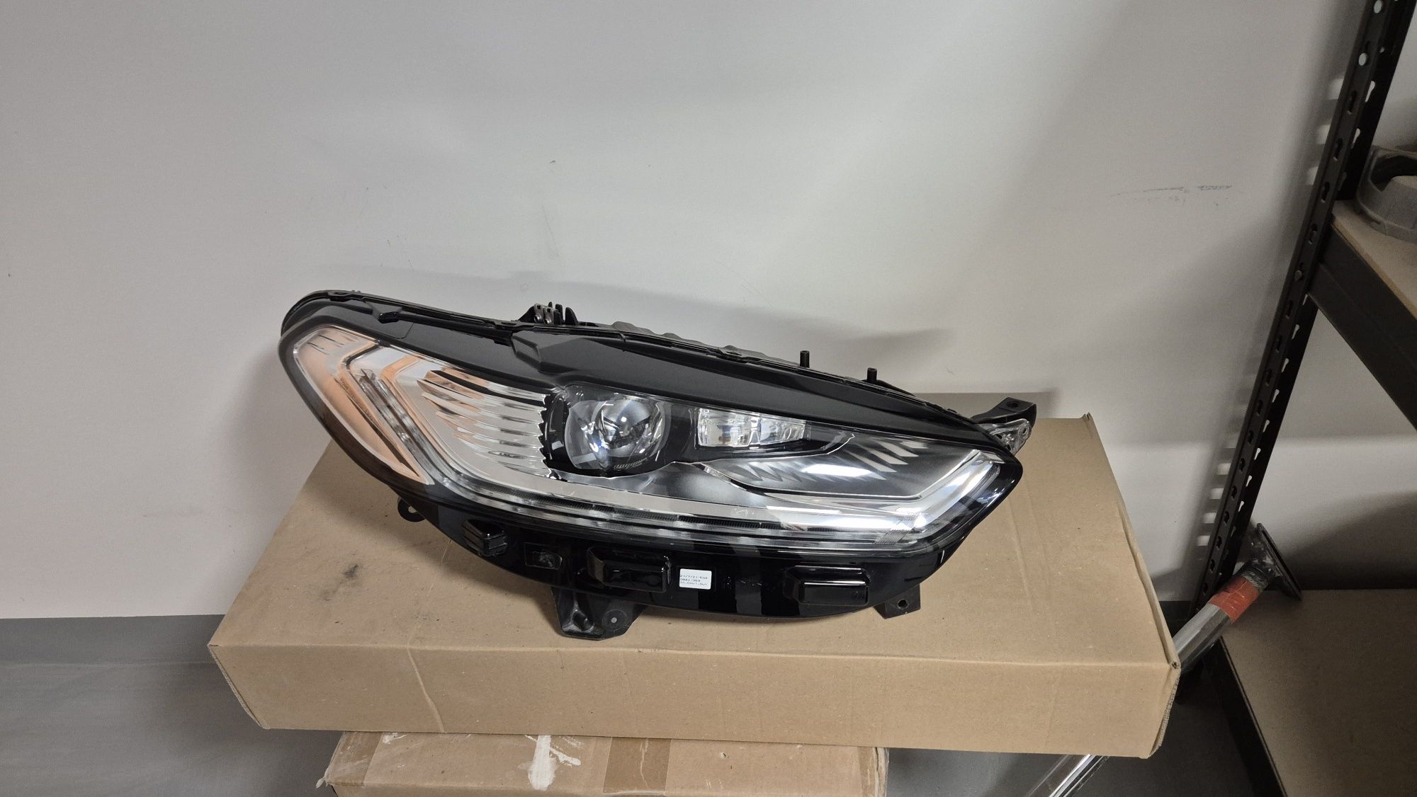 Lampa przednia prawa FORD MONDEO MK-5 FULL LED przed lift