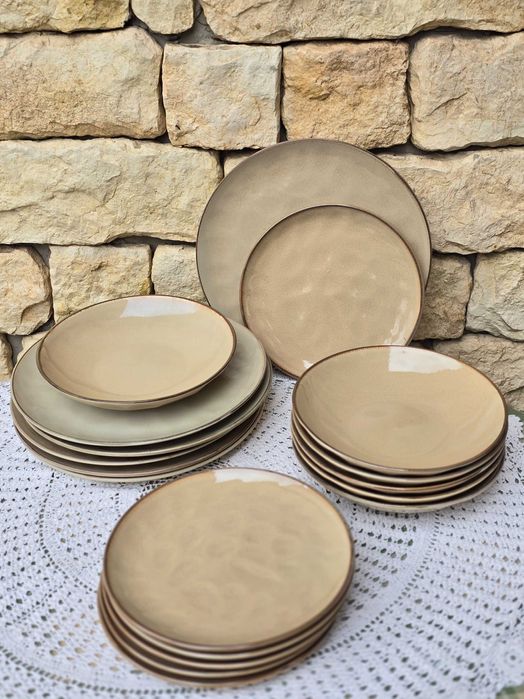 Talerze komplet na 6 osób serwis obiadowy 18 elementów beżowe