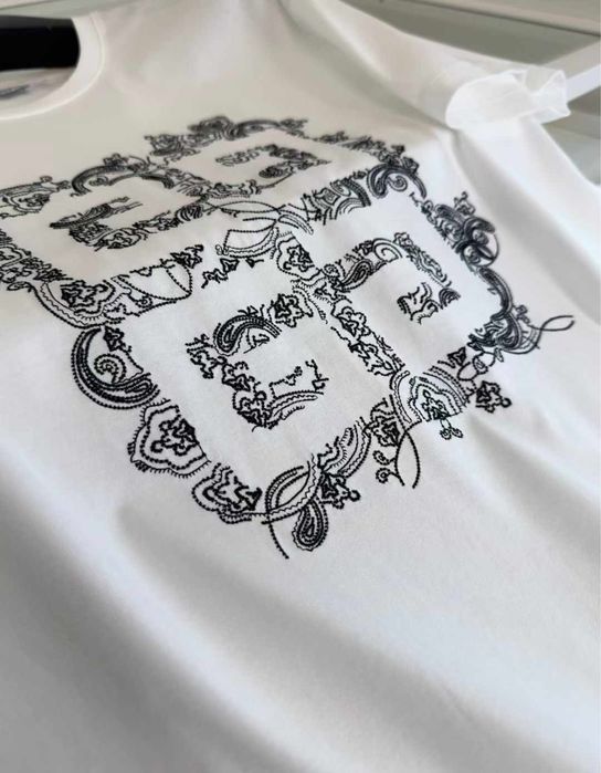 Givenchy tshirt