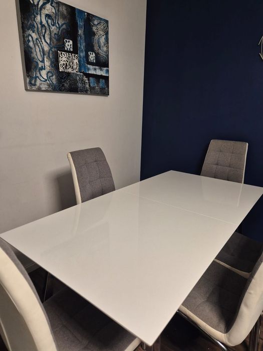 Stół rozkładany biały