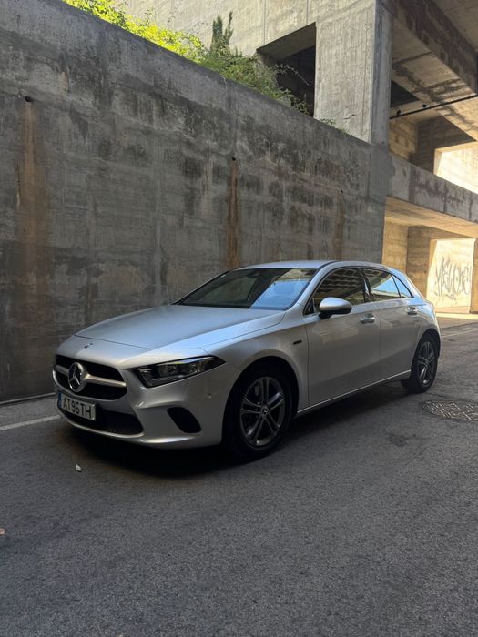 Mercedes A250e como novo