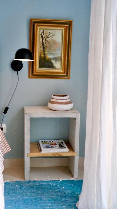 Mesa de cimento e madeira concrete and wooden table
