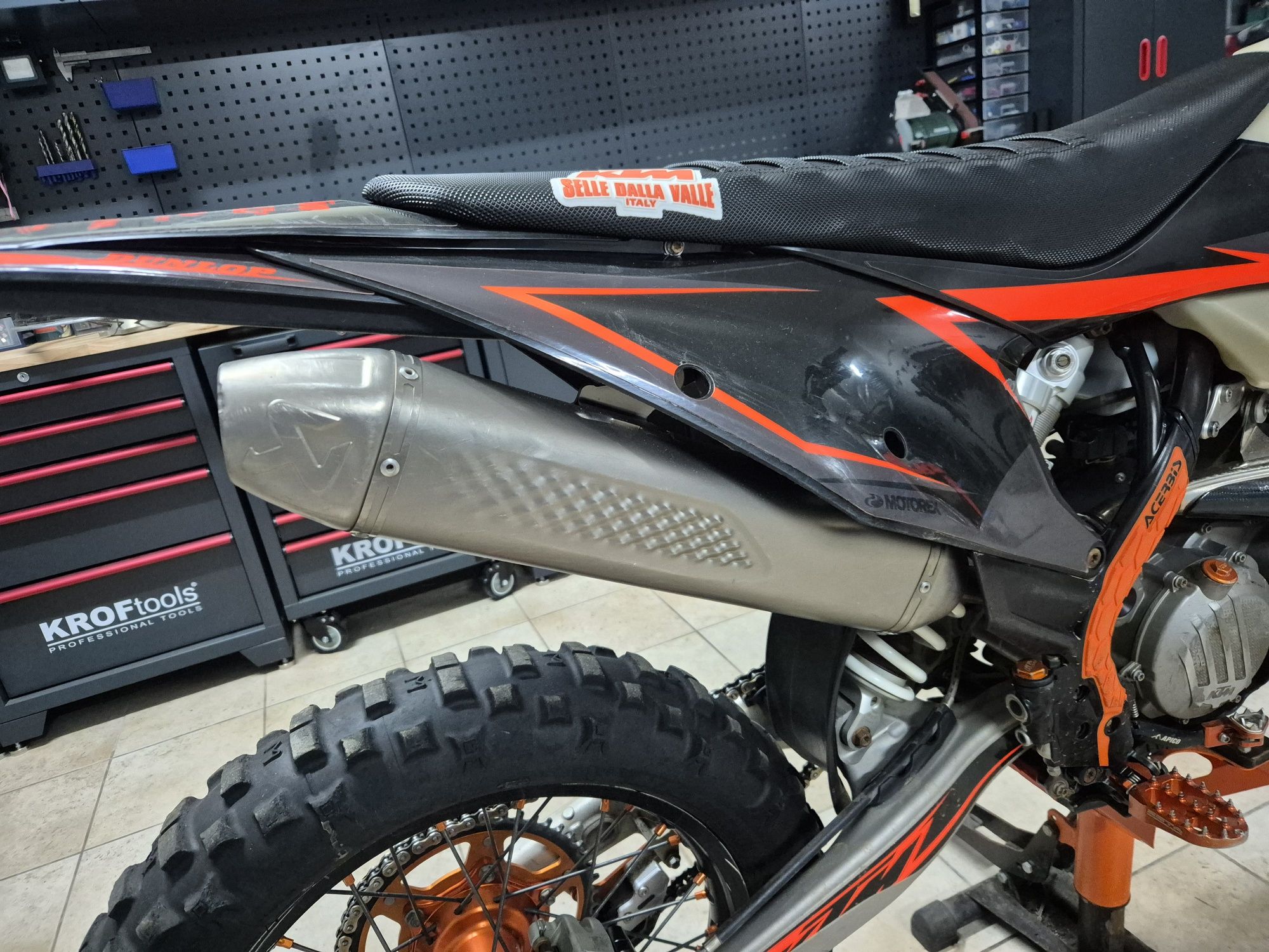 Silenciador Akrapovic
