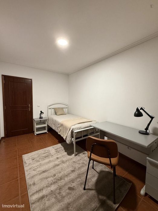 751473 - Quarto com cama de solteiro, com...