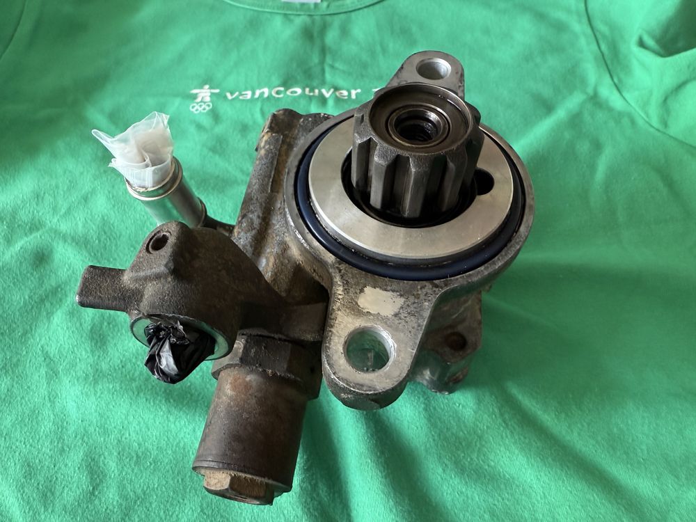 Pompa wspomagania kierownicy Toyota J150 3.0 Land Cruiser