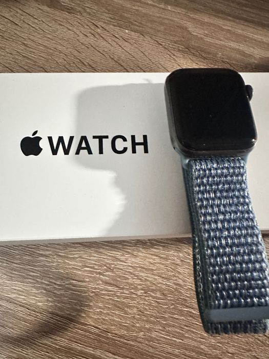 Apple Watch SE 40mm + cellular