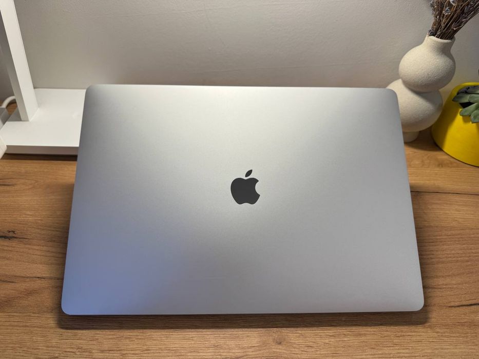 MacBook Pro 16’ 2019 Intel i9 16Gb 512Gb Silver 89%