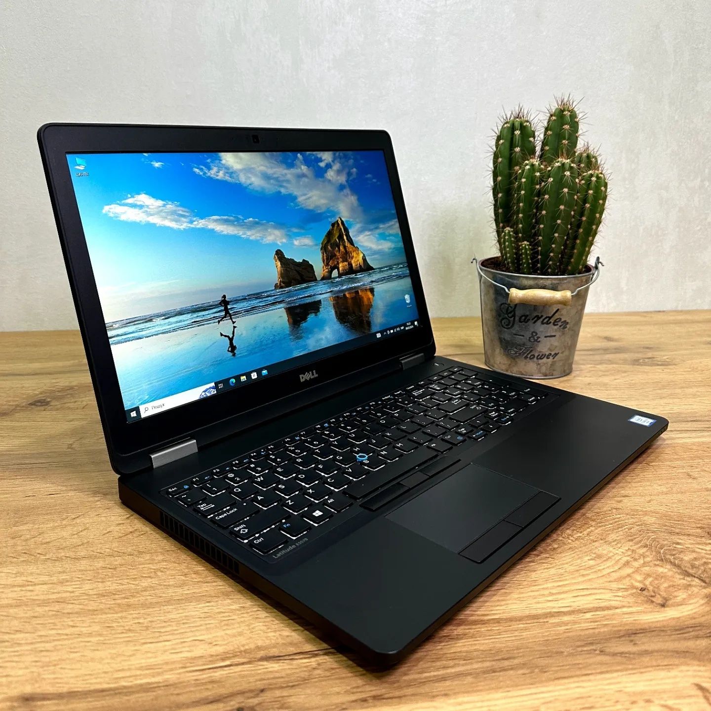 Ноутбук Dell Latitude E5570 | RAM 8 Gb | 256 Gb SSD пам'яті