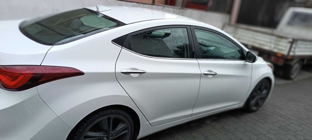 Sprzedam Hyundai Elantra 1.8 benzyna  automat 2014 o mocy 111.00 KW